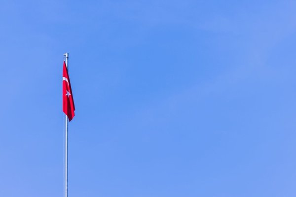 Ein Erdbeben hat Menschen in Konya aufgeschreckt. - © Rolf Vennenbernd/dpa