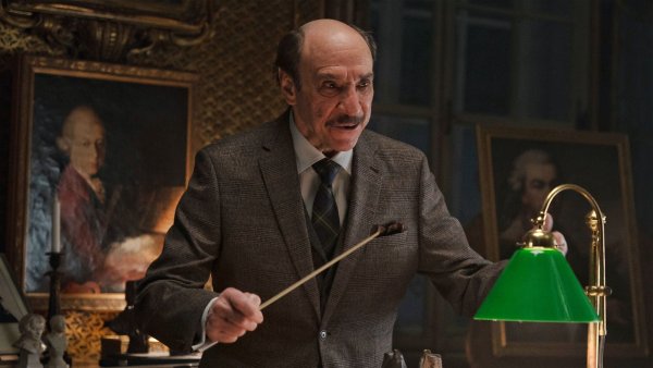 F. Murray Abraham als Dr. Longbow in einer Szene des Films «The Magic Flute - Das Vermächtnis der Zauberflöte». - © Luis Zeno Kuhn/TOBIS Film/dpa