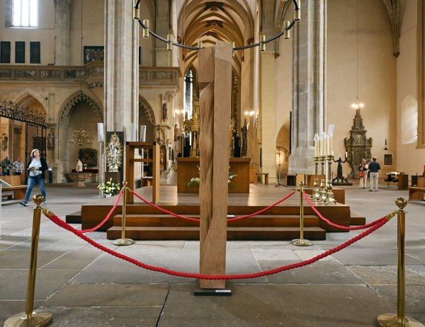 Die katholische und die evangelische Kirche in NRW haben Leitlinien für den Umgang mit antijüdischen Darstellungen erarbeitet (Archivbild). - © Martin Schutt/dpa