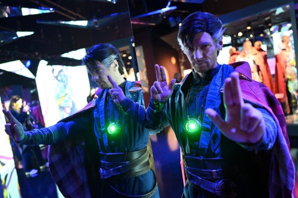 Dr. Strange gehört zu den beliebtesten Supderhelden - auch er ist Teil der neuen Marvel-Ausstellung in Köln. - © Federico Gambarini/dpa