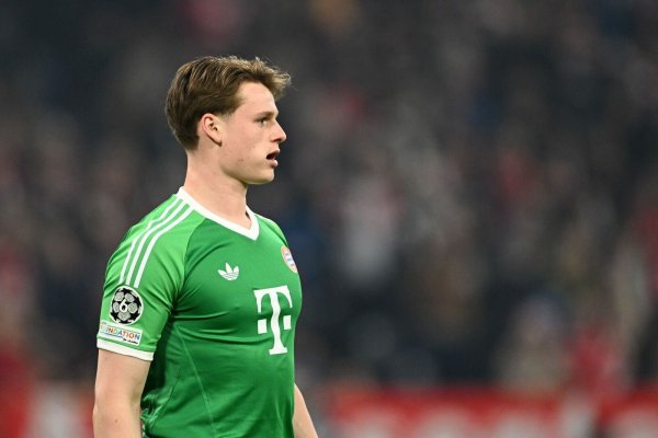 Der frühere Kölner Jonas Urbig gab sein Debüt für die Bayern in der Champions League. - © Sven Hoppe/dpa