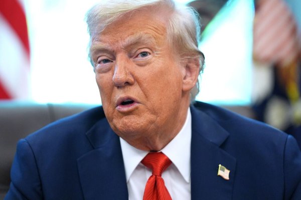 Unternehmen, die etwas von der US-Regierung wollen, sollen nach Meinung von Donald Trump Gegenleistungen anbieten. - © Evan Vucci/AP/dpa
