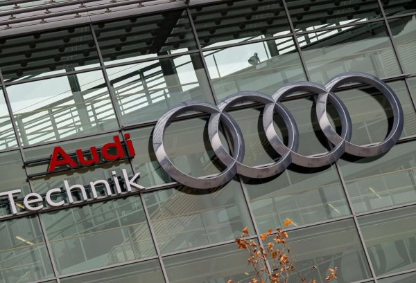 Audi hatte im vergangenen Jahr mit Absatzproblemen zu kämpfen. (Archivbild) - © Peter Kneffel/dpa