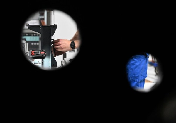 Die Aussichten für die deutsche Industrie sind nach den US-Zollerhöhungen unerfreulich. (Symbolbild) - © Bernd Weißbrod/dpa