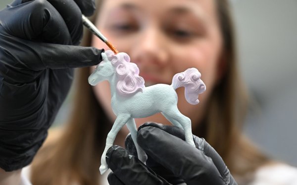 Schleich verlegt nach fast 90 Jahren seinen Hauptsitz nach München. - © Bernd Weißbrod/dpa
