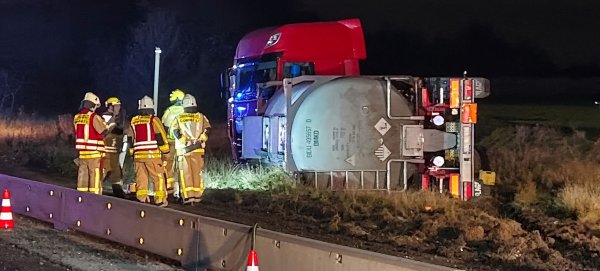 Zu dem Unfall kam es in einer Baustelle bei Grevenbroich. - © Feuerwehr Grevenbroich/dpa