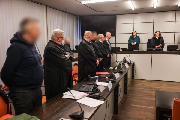 Noch eine weitere Person beteiligt? Die Staatsanwaltschaft kündigt eine Prüfung an. - © Oliver Berg/dpa