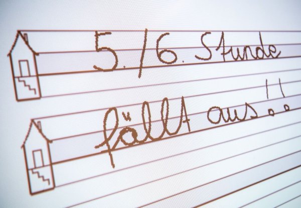 Streng nach Stundenplan wurden in Nordrhein-Westfalen im abgelaufenen Schuljahr 77,5 Prozent des Unterrichts erteilt. Daneben gab es besondere Unterrichtsformen, Vertretung, aber auch ersatzlose Ausfälle. (Symbolbild) - © Caroline SeidSeidel-Dißmannel/dpa