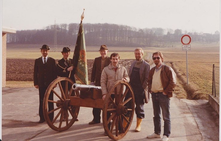 Einweihung der „Berta“: (von links) Jürgen Lindemann, der verstorbene Erhard Krumme, Walter Kordholste, Lothar Pöhlker, Hermann Ollenburg und Rudolf Krome. - © KKLGV