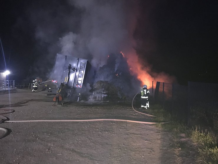 Die Einsatzkräfte der Feuerwehr waren bis in die frühen Morgenstunden des Pfingstmontags beschäftigt.