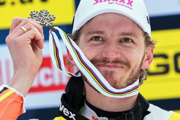 Linus Straßer sorgte doch noch für eine deutsche WM-Medaille. - © Giovanni Auletta/AP/dpa