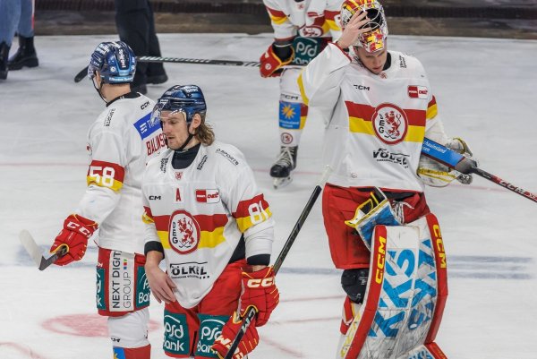 Die DEG verliert das dritte Spiel in Serie ausgerechnet in Köln - © Andreas Gora/dpa