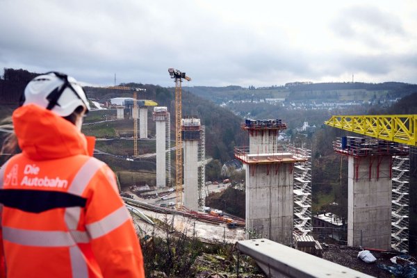Das neue Bauwerk soll den alten Namen bekommen - es bleibt bei Rahmede (Archivbild). - © Bernd Thissen/dpa
