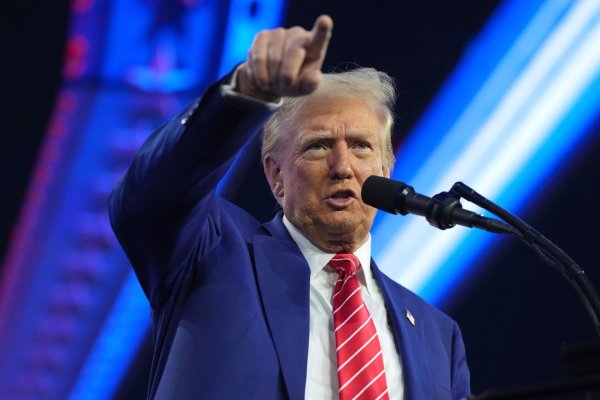 Donald Trump hat sich beim «AmericaFest» feiern lassen. - © Rick Scuteri/FR157181/AP/dpa