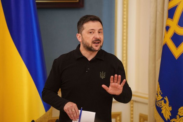 Für den ukrainischen Präsidenten Wolodymyr Selenskyj können ukrainische Gebietsabtretungen an Russland kein Gegenstand von Friedensgesprächen sein. - © Evgeniy Maloletka/AP/dpa