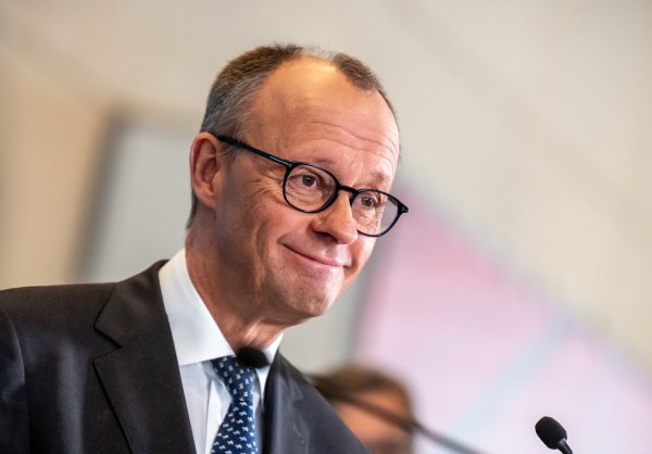 Wenn Friedrich Merz Kanzler wird, ist er der älteste nach Konrad Adenauer (Archivbild). - © Michael Kappeler/dpa
