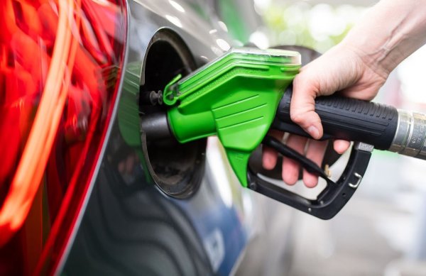Tanken ist billiger geworden. (Symbolbild) - © Sven Hoppe/dpa