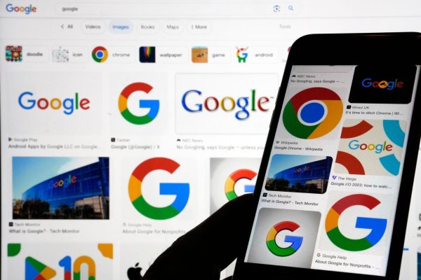 Die Quartalsergebnisse von Google ließen bisher keine Einbußen durch die neue KI-Konkurrenz erkennen. (Archivbild) - © Richard Drew/AP/dpa