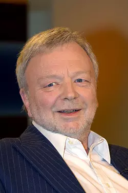 Michael J&uuml;rgs erz&auml;hlt aus dem Jenseits - &copy; Foto: Karlheinz Schindler