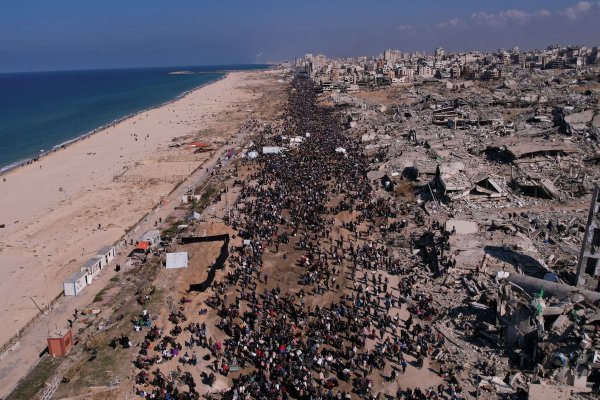 Laut der Hamas und den Vereinten Nationen sind Hunderttausende Vertriebene in den Norden Gazas zurückgekehrt. - © Mohammad Abu Samra/AP/dpa