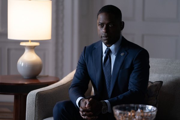 Sterling K. Brown als Agent des Secret Service in der neuen Thriller-Serie «Paradise» bei Disney+. - © Disney+/dpa