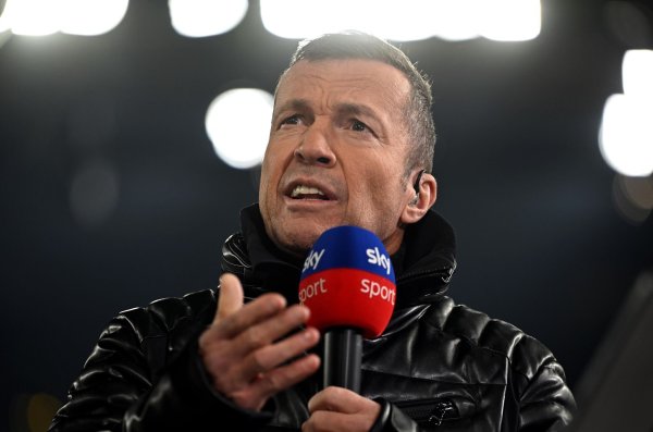Lothar Matthäus sieht die Doppelrolle von Matthias Sammer als BVB-Berater und TV-Experte sehr kritisch. - © Bernd Thissen/dpa