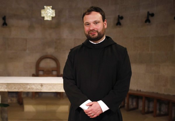 Nach der Attacke viel Solidarität von befreundeten Rabbinern und Muslimen erfahren: Pater Nikodemus. (Archivbild) - © Corinna Kern/dpa