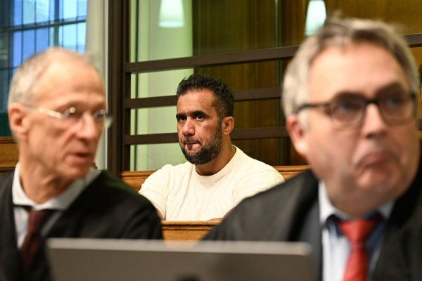 Bushidos Ex-Manager, Arafat Abou-Chaker, ist von den Hauptvorwürfen freigesprochen worden. - © Sebastian Christoph Gollnow/dpa-Pool/dpa