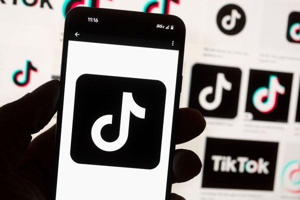 Tiktok will die Entscheidung der britischen Behörden prüfen. - © Michael Dwyer/AP/dpa