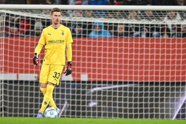 Moritz Nicolas bleibt trotz der Rückkehr von Jonas Omlin vorerst die Nummer eins in Gladbach. - © Harry Langer/dpa