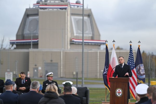 Polens Präsident Andrzej Duda spricht bei der Eröffnung der US-Raketenabwehrbasis in Redzikowo. (Foto aktuell) - © Adam Warzawa/PAP/dpa