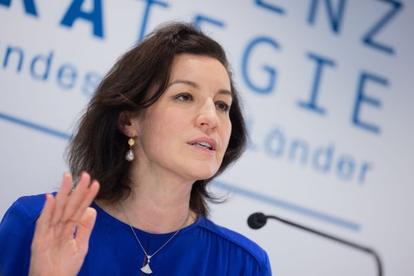 Forschungsministerin Dorothee Bär nennt die neuen Vorgaben für Harvard «fatal». (Archivbild) - © Rolf Vennenbernd/dpa