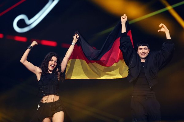 Das für Deutschland angetretene österreichische Geschwister-Duo Abor & Tynna klettert mit seinem Track «Baller» diese Woche bis auf Rang drei der Offiziellen Deutschen Single-Charts, ermittelt von GfK Entertainment. (Archivbild) - © Jens Büttner/dpa