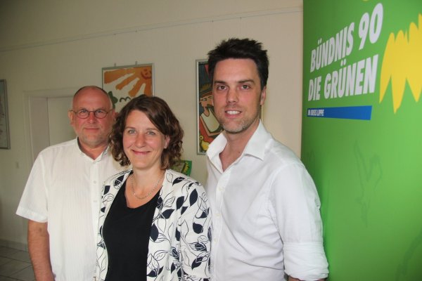 Stellen sich bei der Stichwahl des Landrats hinter Lehmann: (von links) Grünen-Kreistags-Fraktionschef Werner Loke sowie die beiden Kreistagssprecher Dr. Inga Kretzschmar und Robin Wagener. - © Martin Hostert