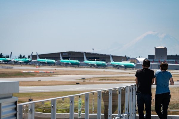 Auf der 80-minütigen «Boeing Everett Factory Tour» können Besucher Einblicke in den Flugzeugbau bekommen. - © Boeing Future of Flight/dpa-tmn