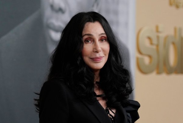 Die Sängerin Cher ist für ihren eigenen Stil bekannt. - © Chris Pizzello/Invision via AP/dpa