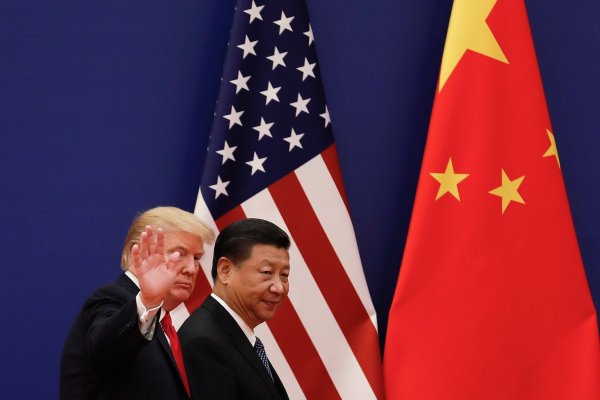 Chinas Staatschef Xi Jinping warb im Telefonat mit Donald Trump für Kooperation. (Archivbild) - © Andy Wong/AP/dpa