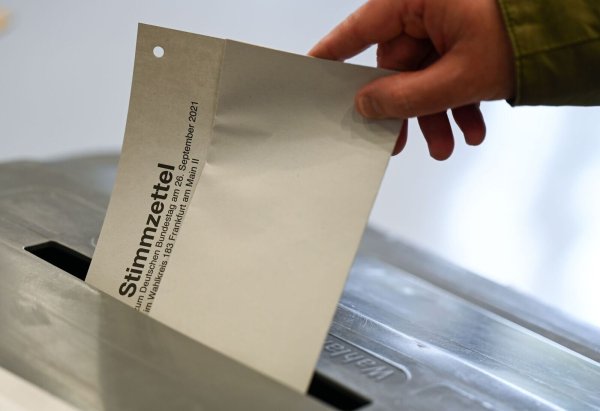 Im nächsten Jahr wird ein neuer Bundestag gewählt - die Frage ist nur: wann? (Symbolbild) - © Arne Dedert/dpa