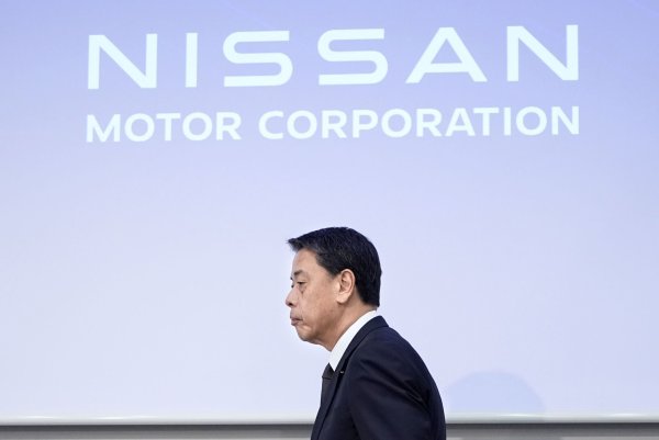 Nissan-Präsident Makoto Uchida kündigte am Donnerstag harte Sparmaßnahmen für den Konzern an. - © ---/kyodo/dpa