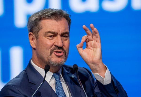 Markus Söder will im bevorstehenden Wahlkampf keine Schlammschlacht. (Archivbild) - © Peter Kneffel/dpa
