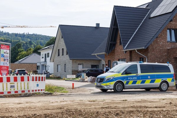 Gegen den Tatverdächtigen wird wegen mehrerer Delikte ermittelt. - © Friso Gentsch/dpa