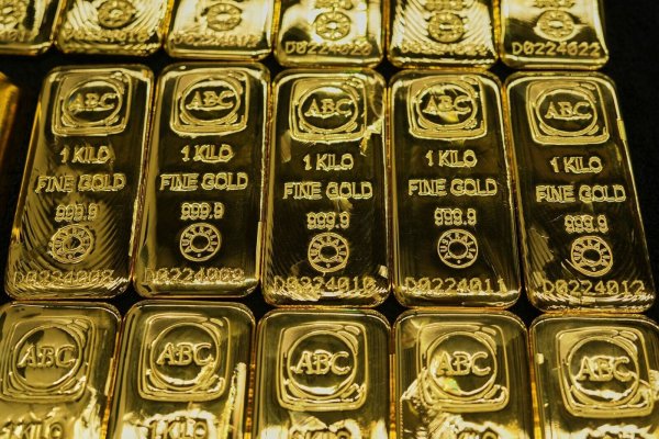 Der Goldpreis eilt von Rekord zu Rekord - © Mark Baker/AP/dpa
