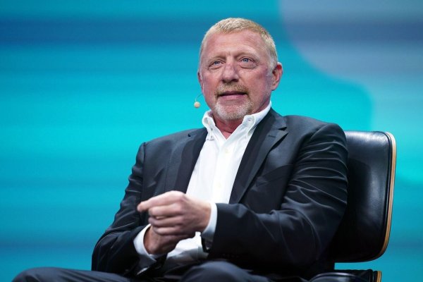 Boris Becker liest bei der Lit.Cologne Spezial aus seinem Buch «Inside. Gewinnen - Verlieren - Neu anfangen» (Archivbild). - © Marcus Brandt/dpa