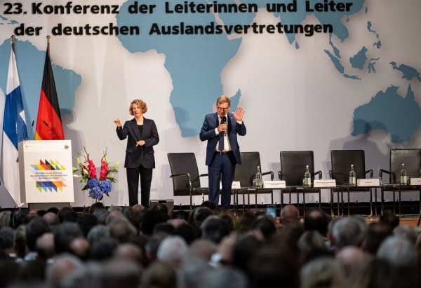 Außenminister Johann Wadephul (CDU) macht beim Wirtschaftstag der Botschafterkonferenz im Auswärtigen Amt Druck für den Abschluss der Freihandelsabkommen mit dem Mercosur-Staatenbund und Indien noch dieses Jahr. - © Fabian Sommer/dpa