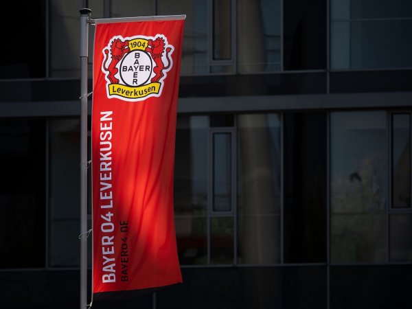 Bayer Leverkusen hat den französischen Junioren-Nationalspieler Axel Tape verpflichtet. - © Marius Becker/dpa