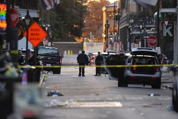 Ein Mann ist mit einem Auto ins French Quarter gerast und hat Dutzende Menschen erfasst. - © Gerald Herbert/AP/dpa