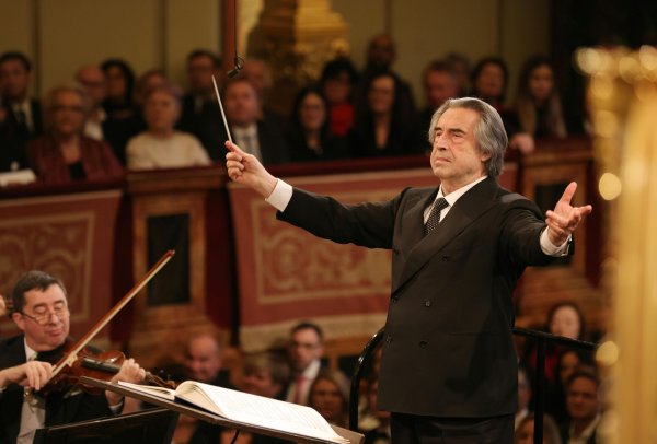 Muti dirigierte das Traditionskonzert zum siebten und letzten Mal. (Bild: Archiv) - © Dieter Nagl/WIENER PHILHARMONIKER/dpa