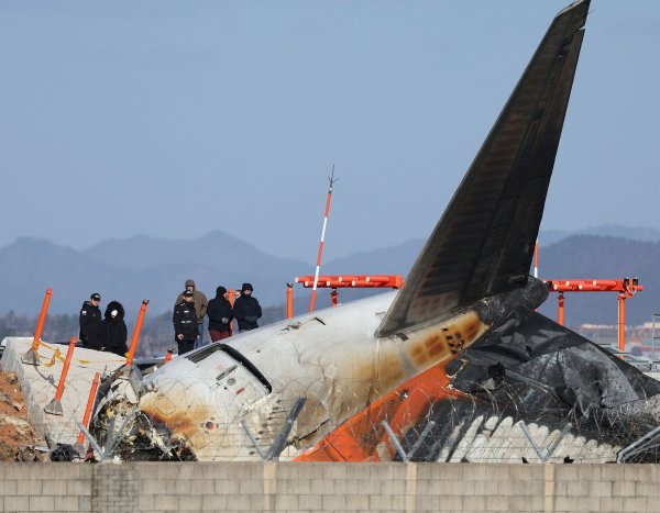 Die Maschine mit 181 Menschen an Bord war am Sonntag bei der Landung verunglückt. - © Uncredited/YONHAP/AP/dpa