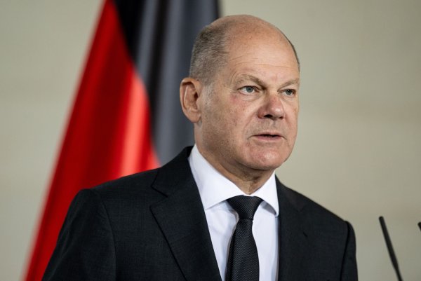 Bundeskanzler Olaf Scholz (SPD) gibt im Bundeskanzleramt ein Statement zum Großangriff der islamistischen Hamas auf Israel. - © Fabian Sommer/dpa