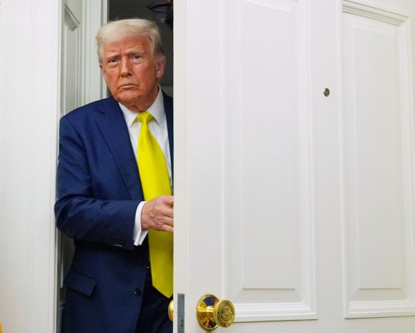Donald Trump verbreitet eine eigenwillige Osterbotschaft. (Archivbild) - © Alex Brandon/AP/dpa